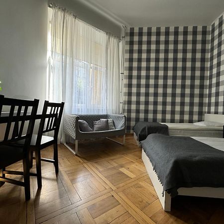 Cent Hostel Люблин Экстерьер фото