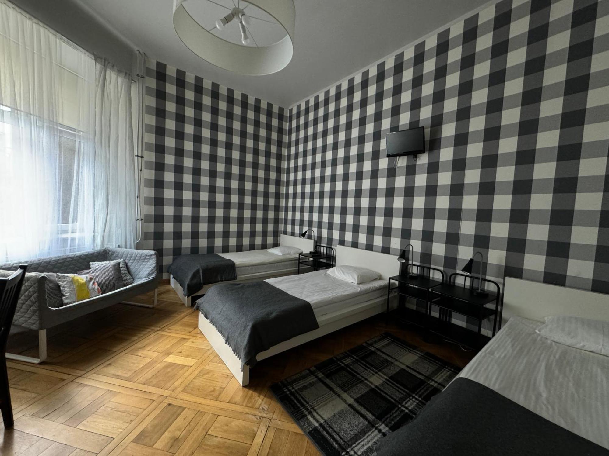 Cent Hostel Люблин Экстерьер фото