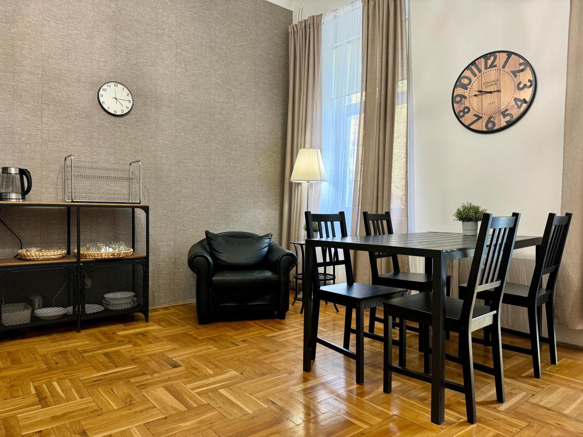 Cent Hostel Люблин Экстерьер фото