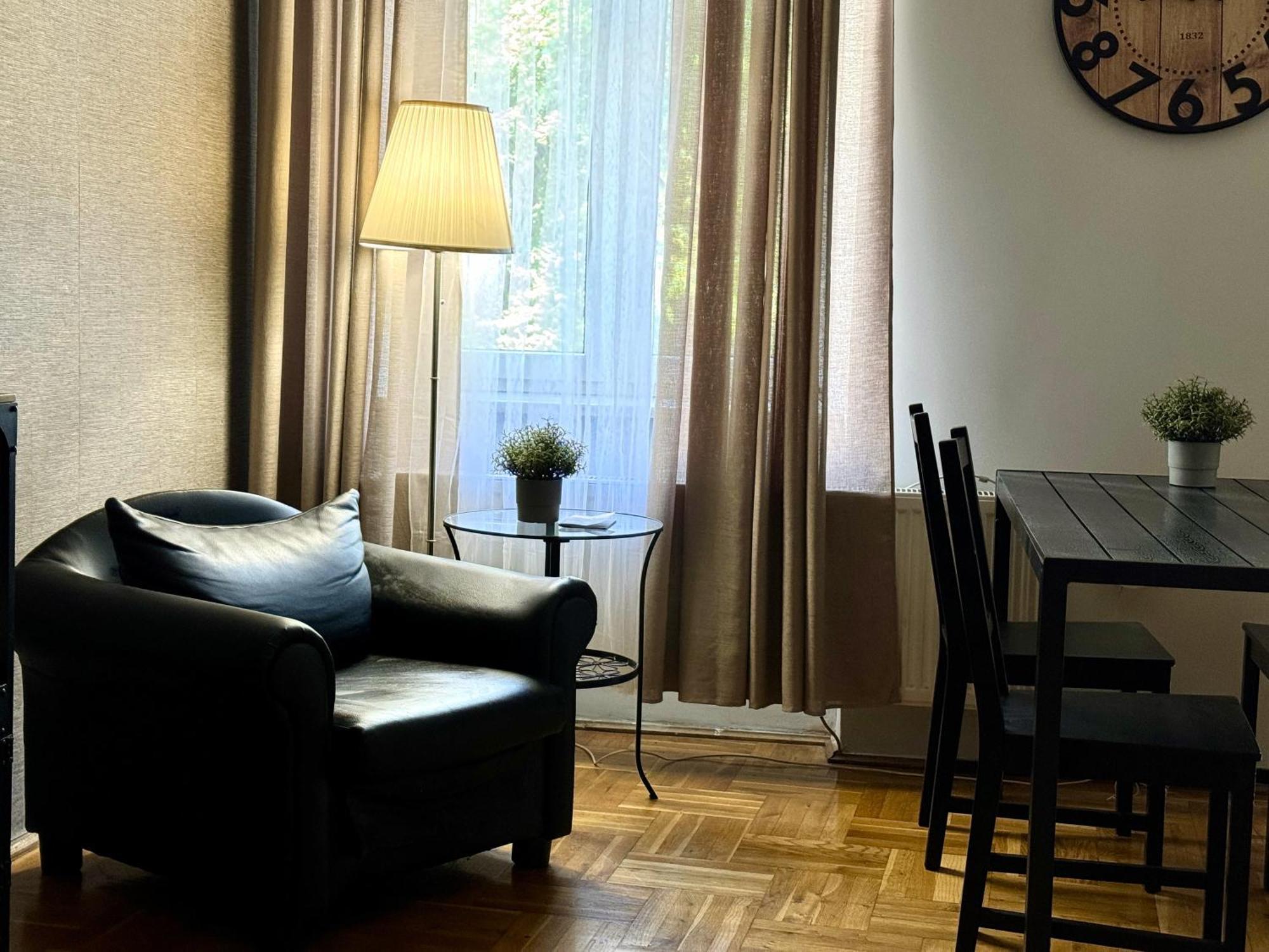 Cent Hostel Люблин Экстерьер фото
