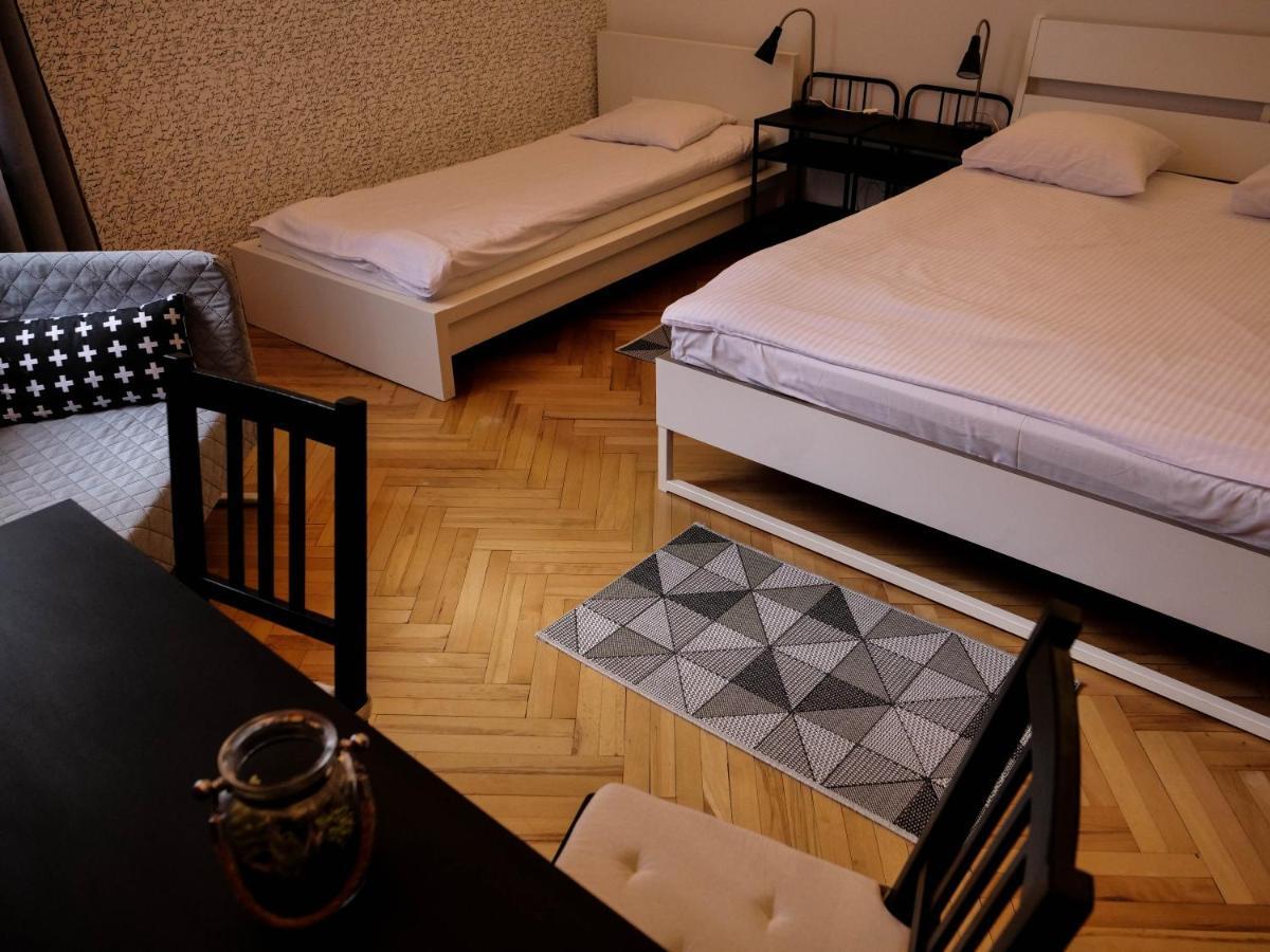 Cent Hostel Люблин Экстерьер фото