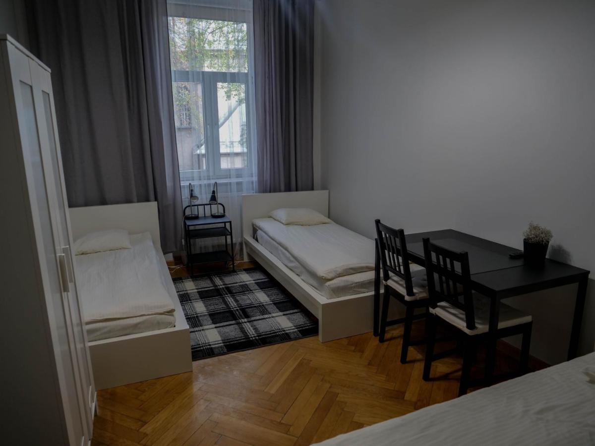 Cent Hostel Люблин Экстерьер фото