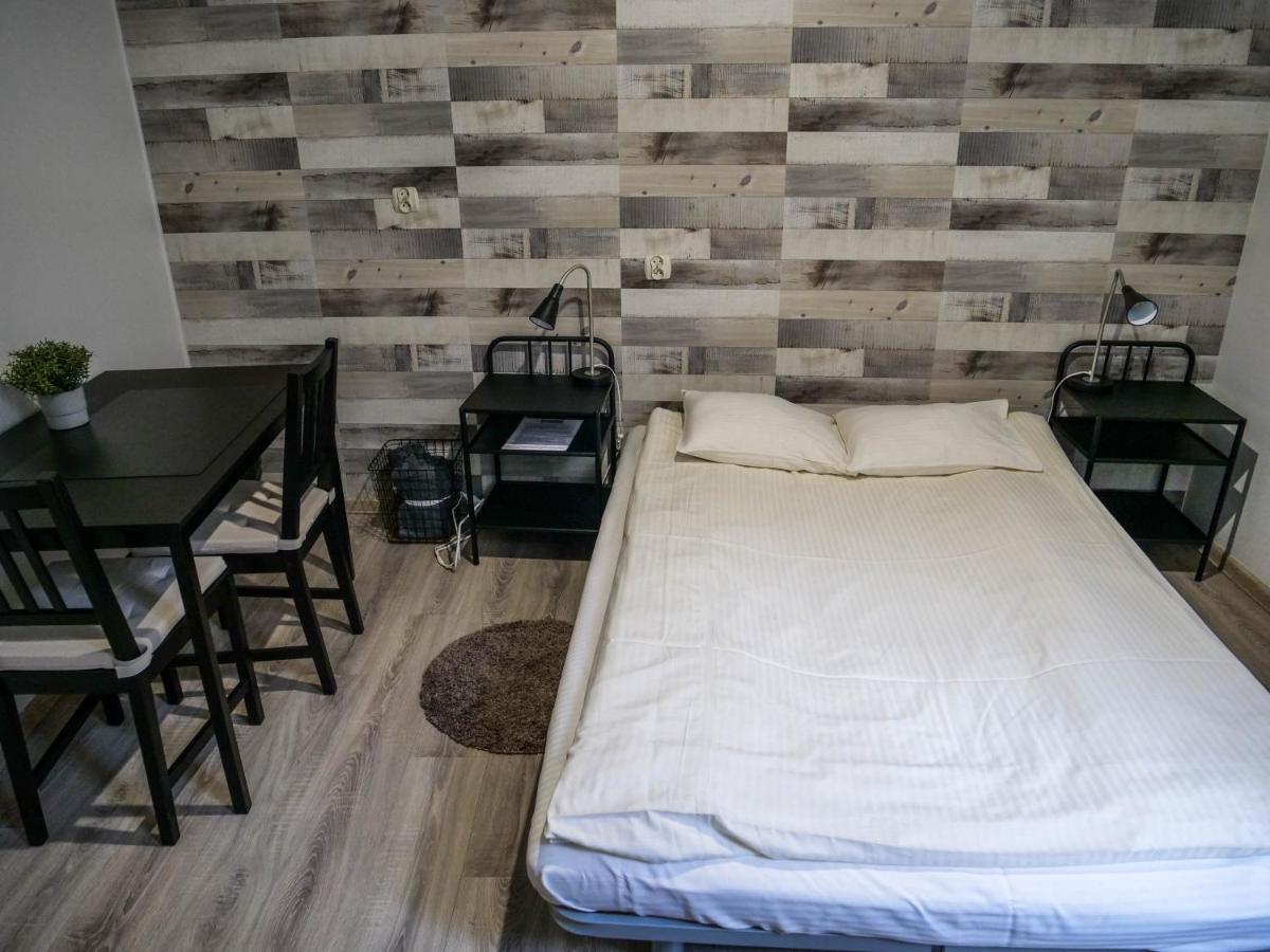 Cent Hostel Люблин Экстерьер фото